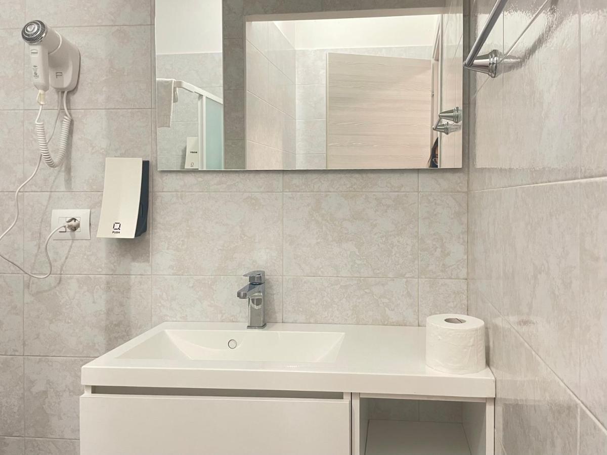 Nuovo Confortini Rooms Sunday Верона Екстер'єр фото